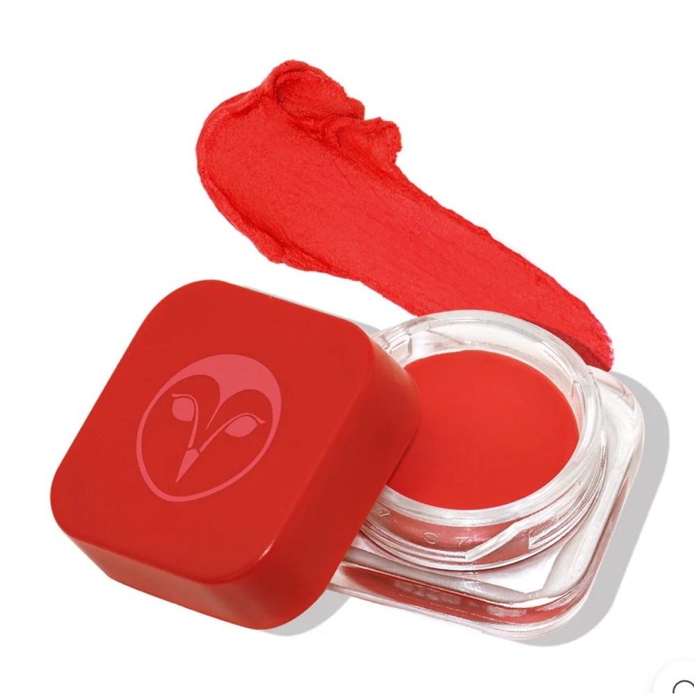 Eyes lip cheek mousse
